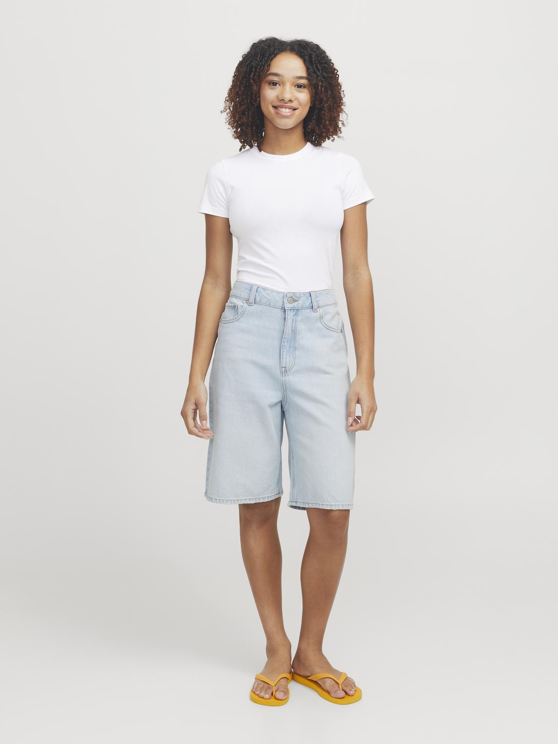model_shot-front_full